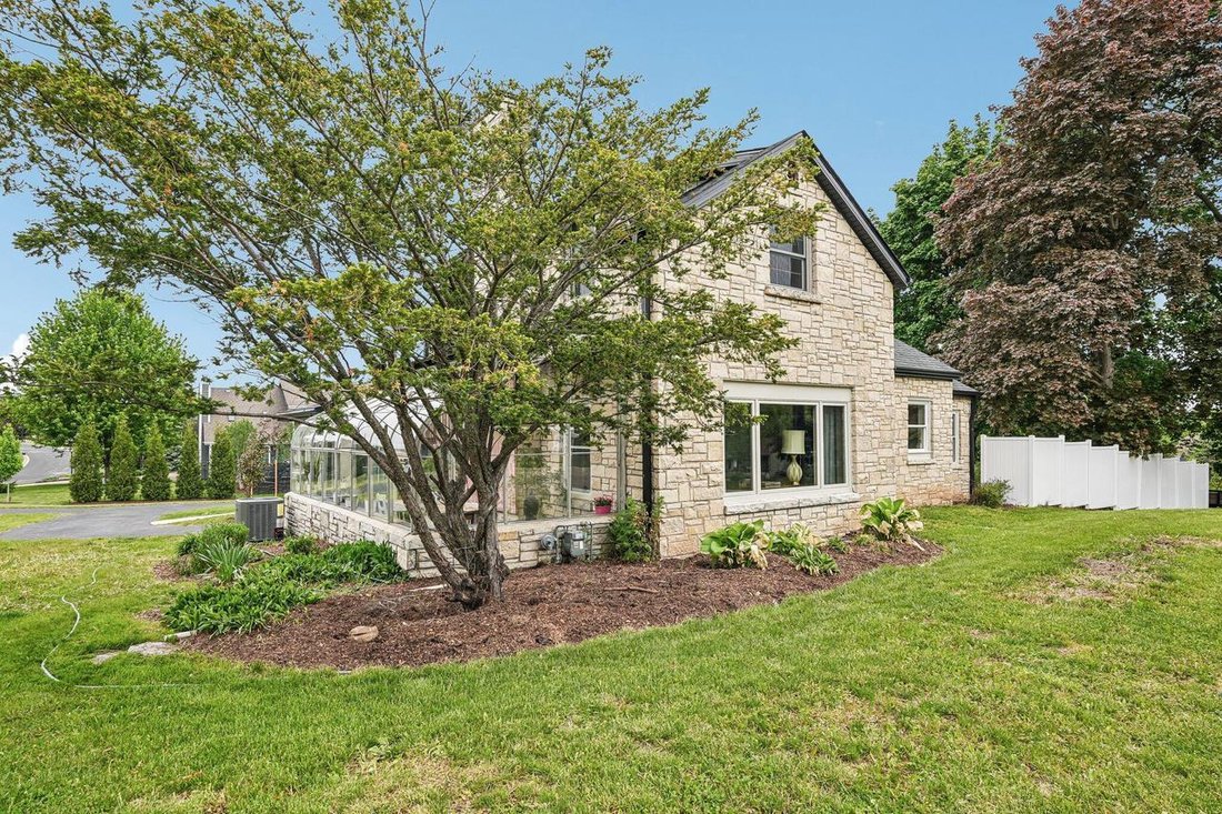 House in Menomonee Falls, Wisconsin, United States 3 - 18013102