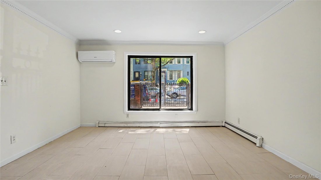 House in New York, New York, United States 4 - 18013349