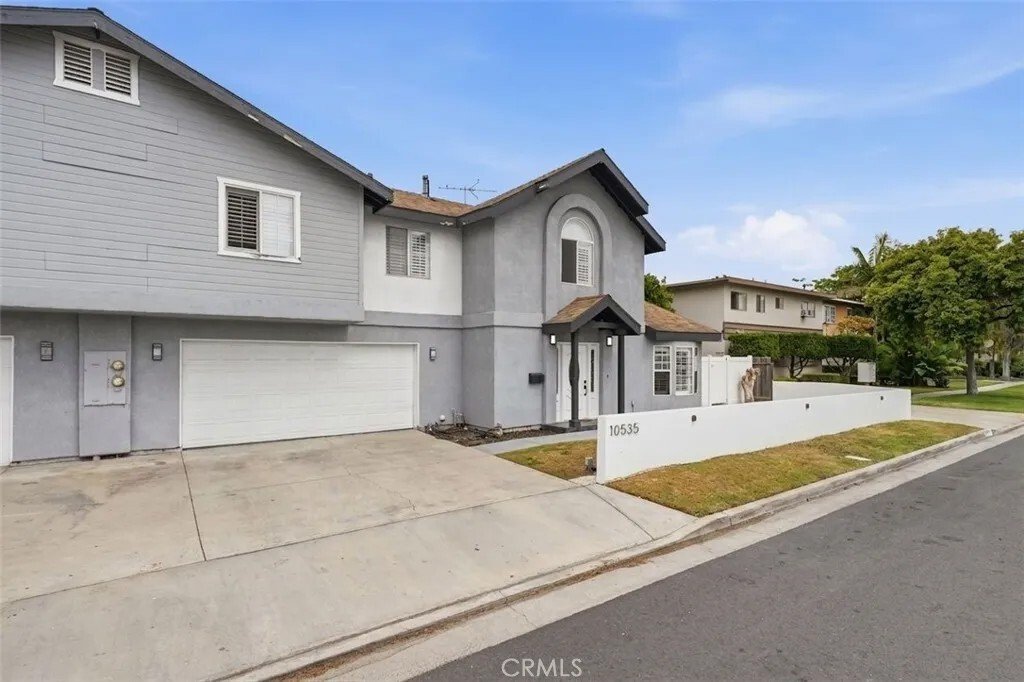 Downey, California, United States 2 - 18003623