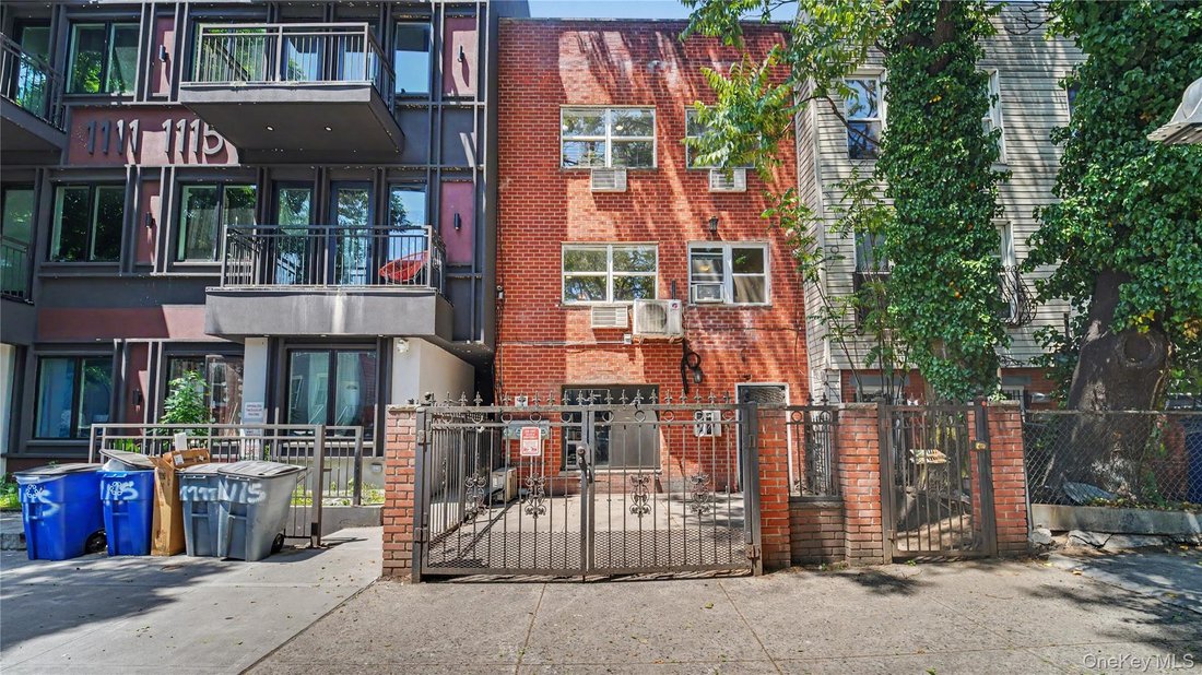 House in New York, New York, United States 1 - 18013349