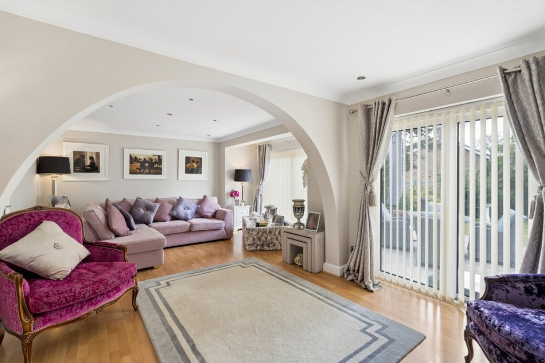 Bungalow in Wexham, England 2 - 18012670