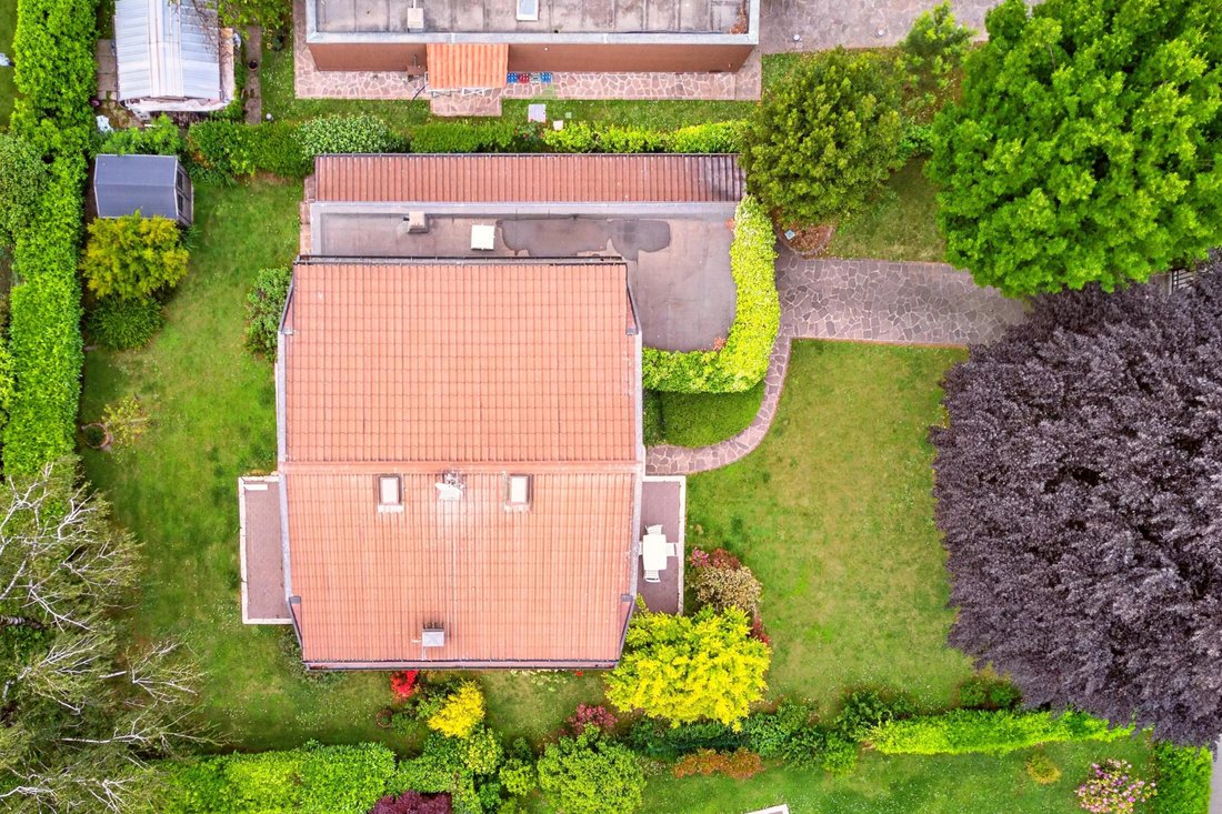Villa in Arese, Lombardy, Italy 3 - 18012855
