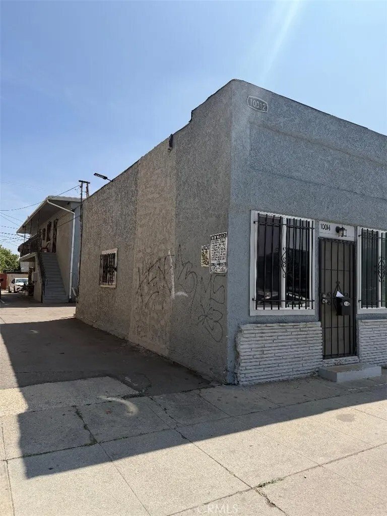 Los Angeles, California, United States 1 - 18013274