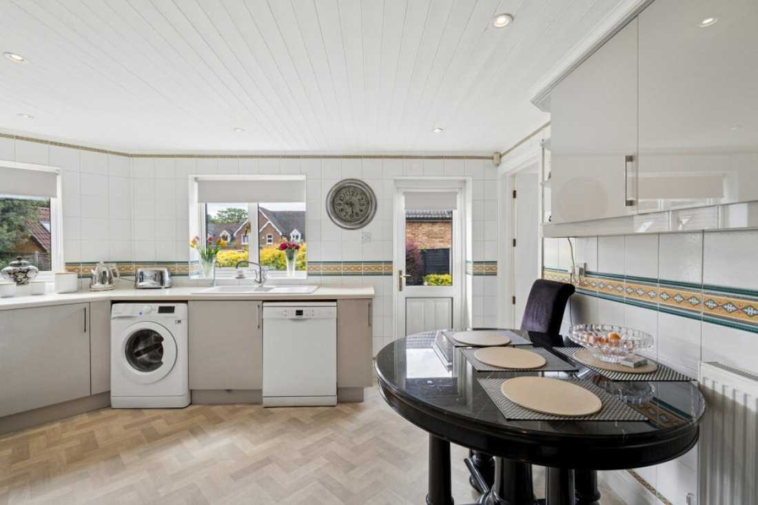 Bungalow in Wexham, England 4 - 18012670