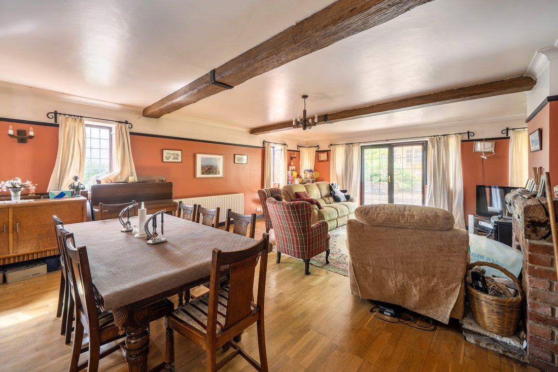 House in Warlingham, England 5 - 18013072