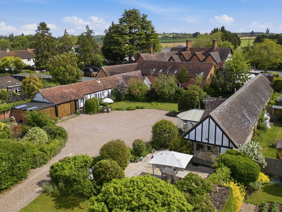 Warwickshire, England 1 - 18013040