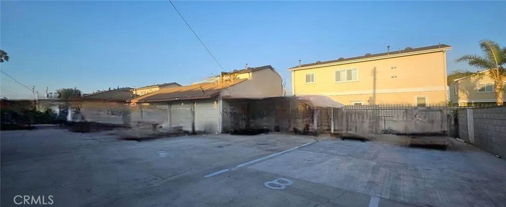 Gardena, California, United States 1 - 16528390