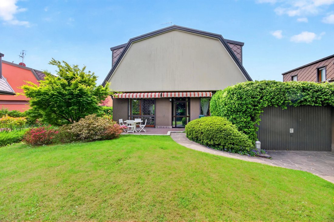 Villa in Arese, Lombardy, Italy 1 - 18012855