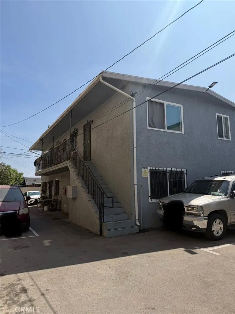 Los Angeles, California, United States 2 - 18013274