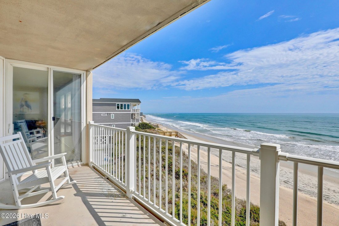 Condo in North Topsail Beach, North Carolina, United States 3 - 18012660