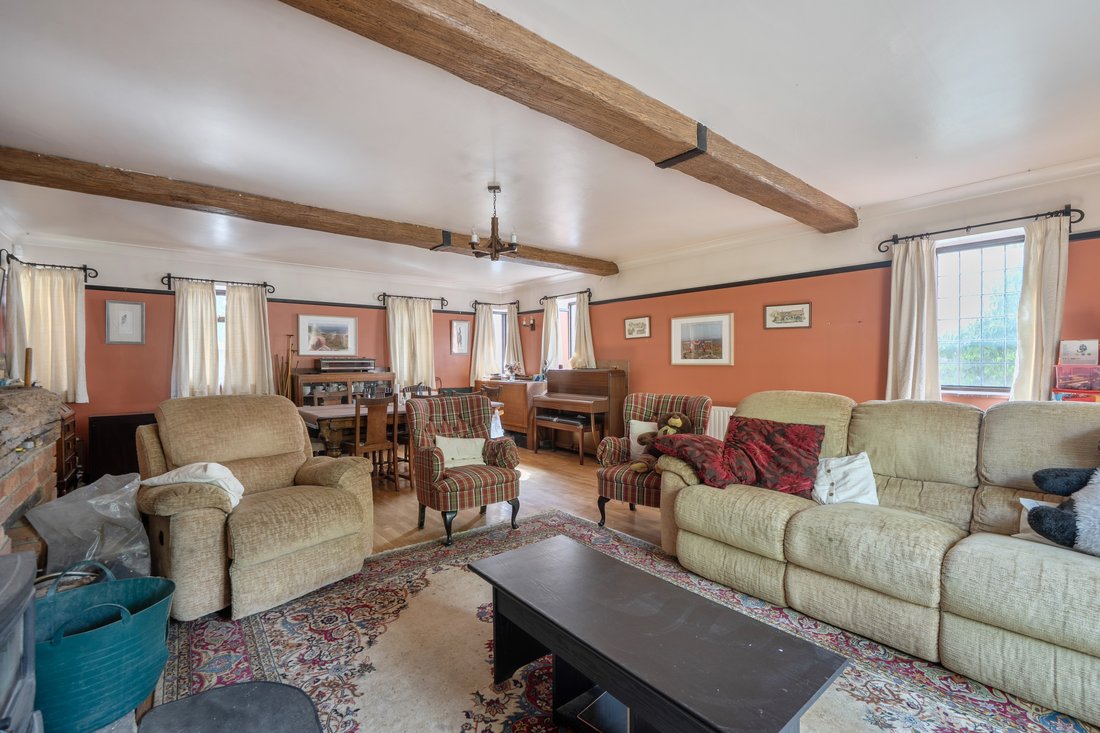 House in Warlingham, England 3 - 18013072