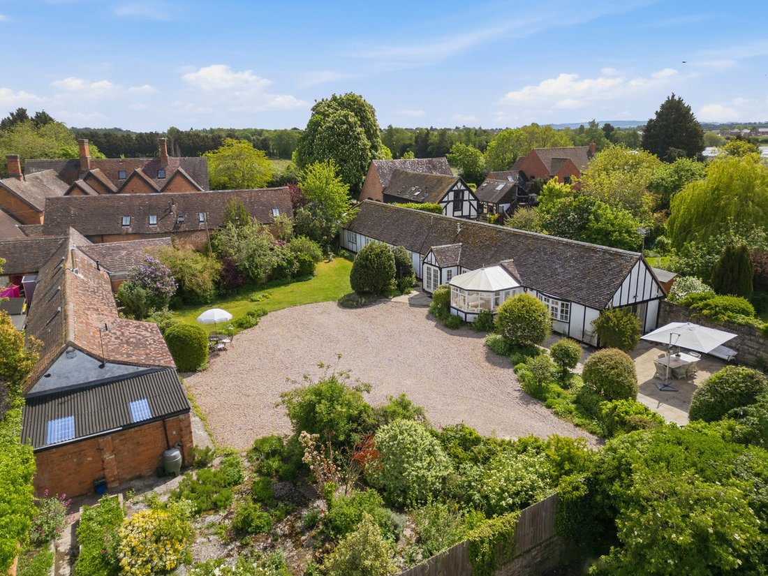 Warwickshire, England 1 - 18013040