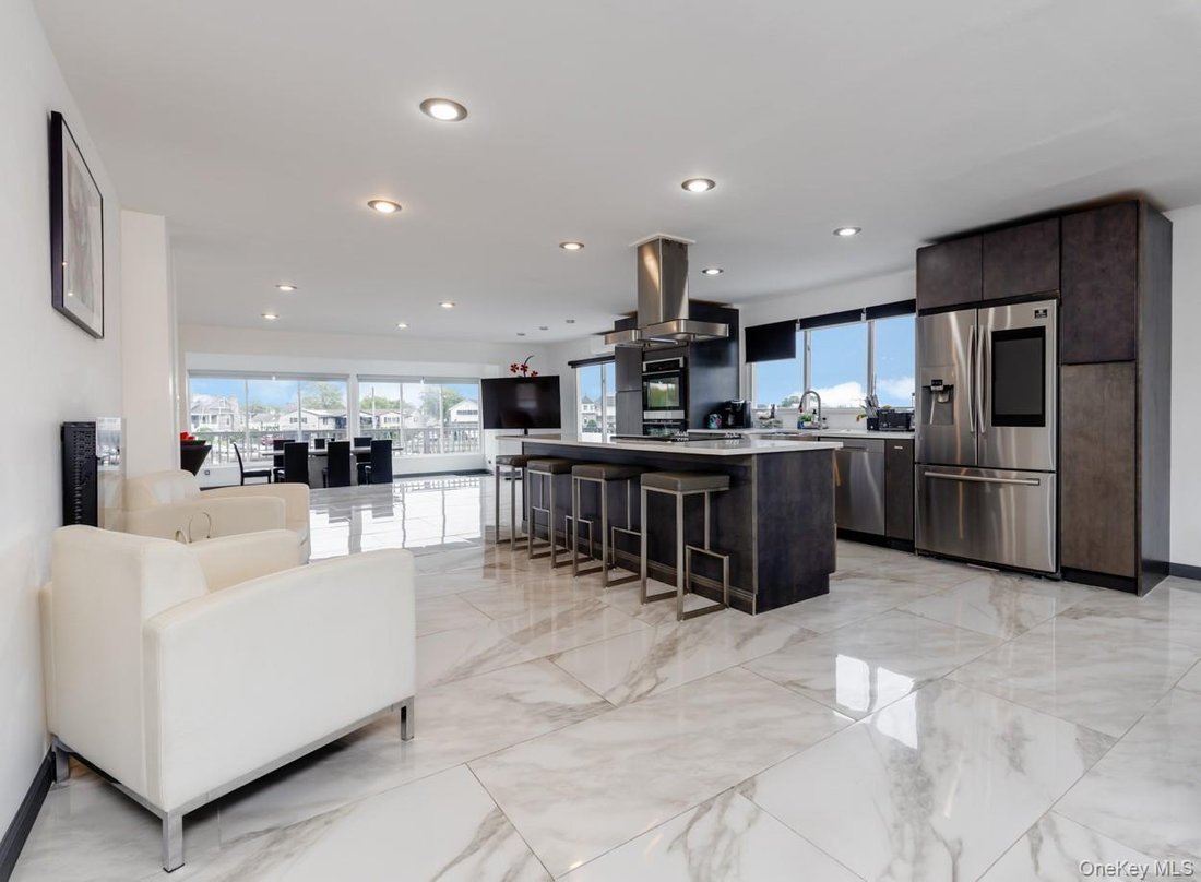 House in Massapequa, New York, United States 3 - 18013350