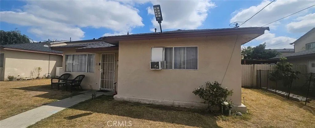 Gardena, California, United States 4 - 16528390