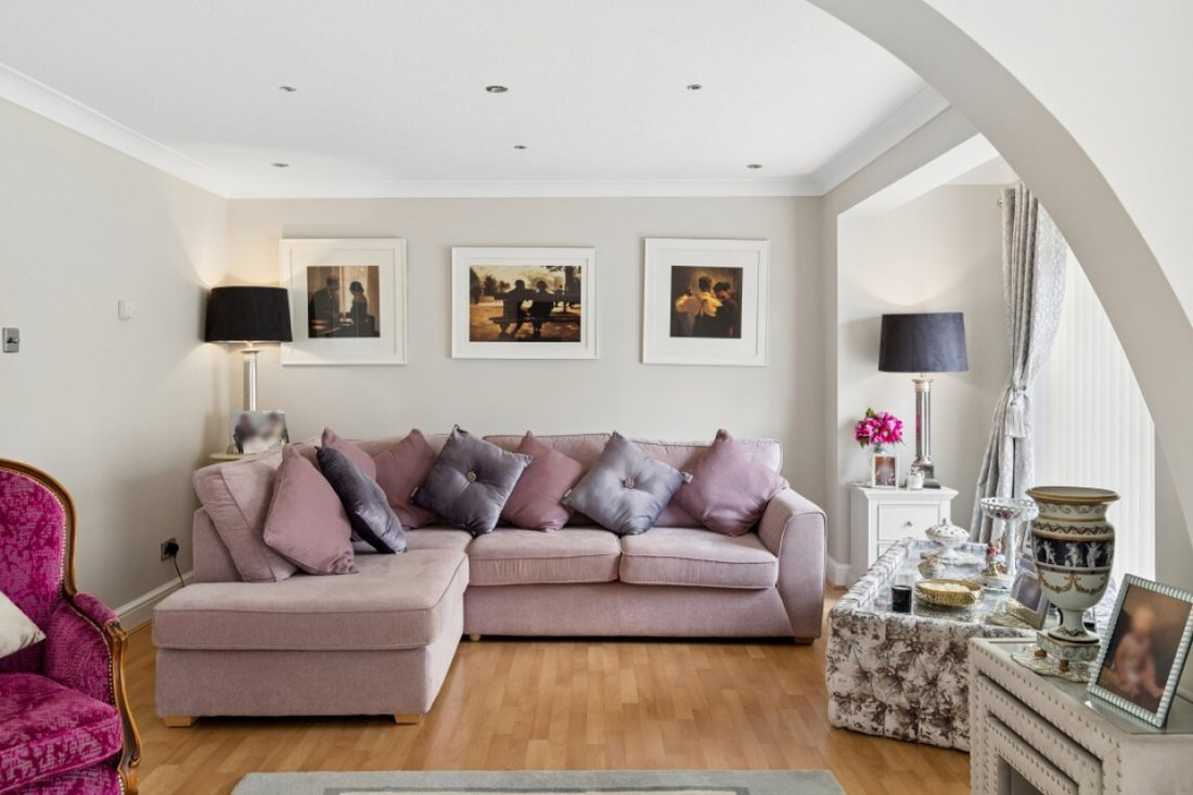 Bungalow in Wexham, England 3 - 18012670