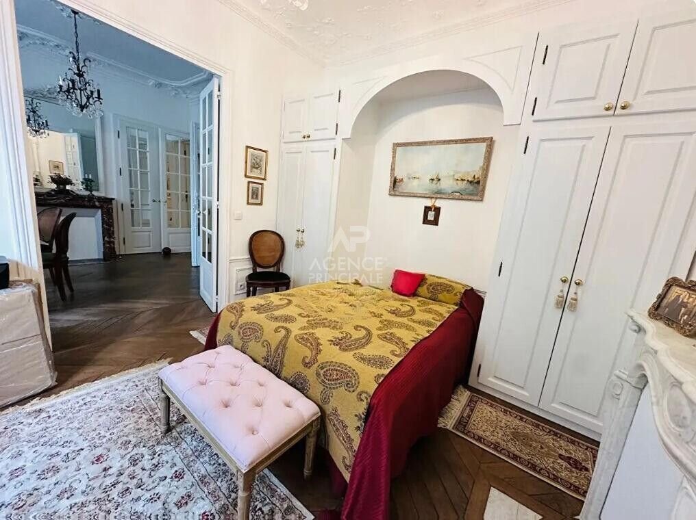 Apartment in Forêt, Saint-Germain-en-Laye, France 3 - 18013476