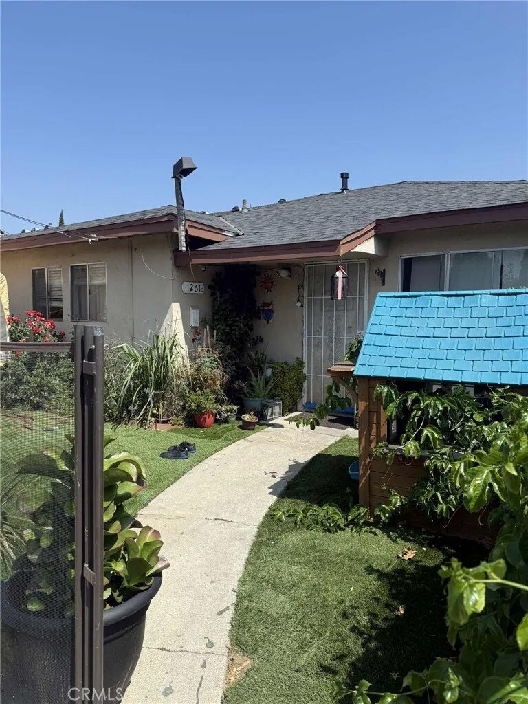 Gardena, California, United States 5 - 16528390