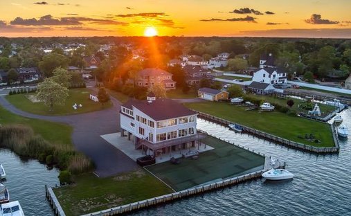House in Massapequa, New York, United States 1