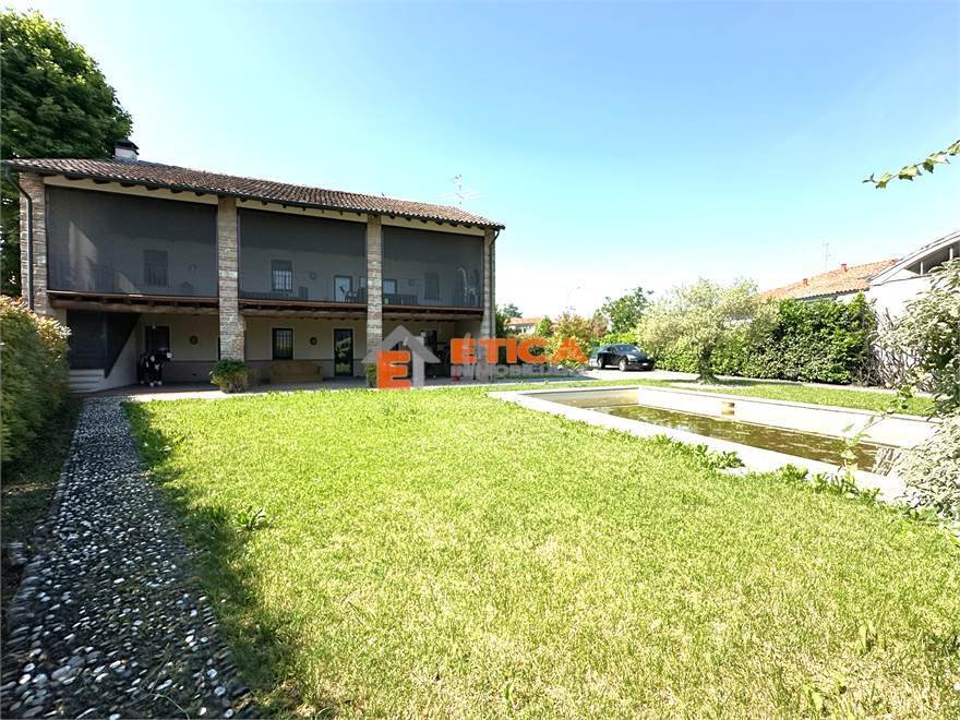 Villa in Rivolta d'Adda, Lombardy, Italy 4 - 18012768