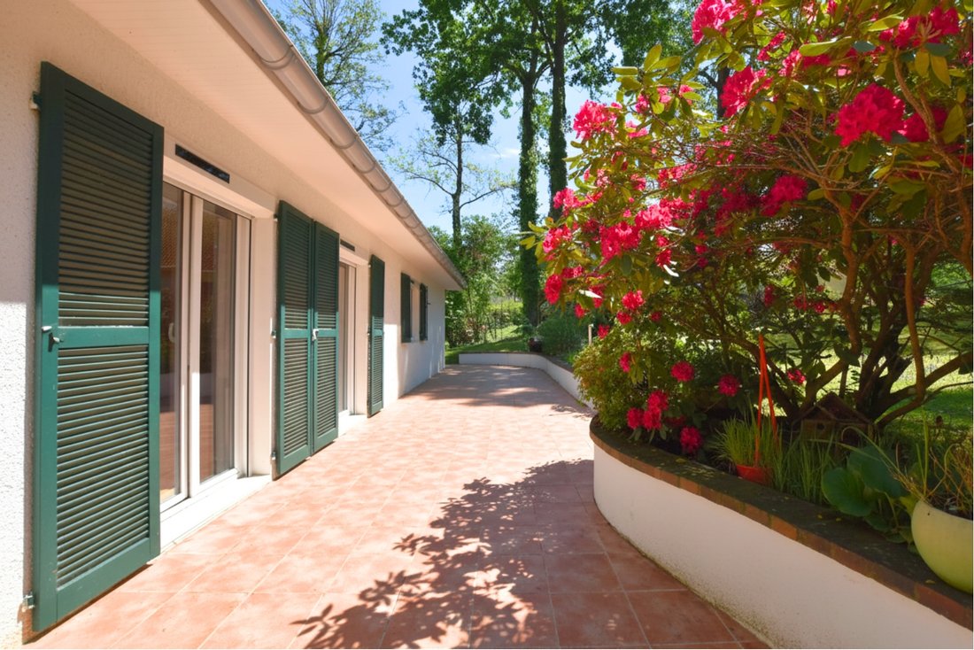 House in Les Essarts-le-Roi, Ile-de-France, France 2 - 18013565