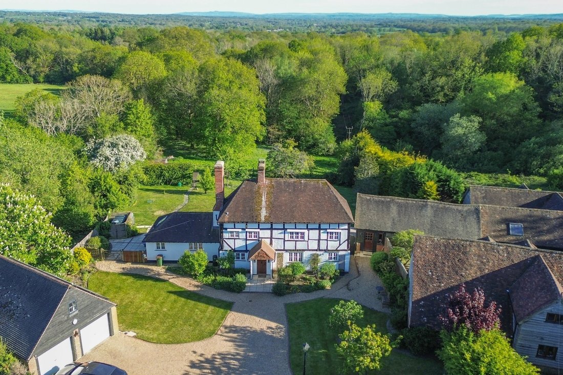 House in Rudgwick, England 1 - 16940649