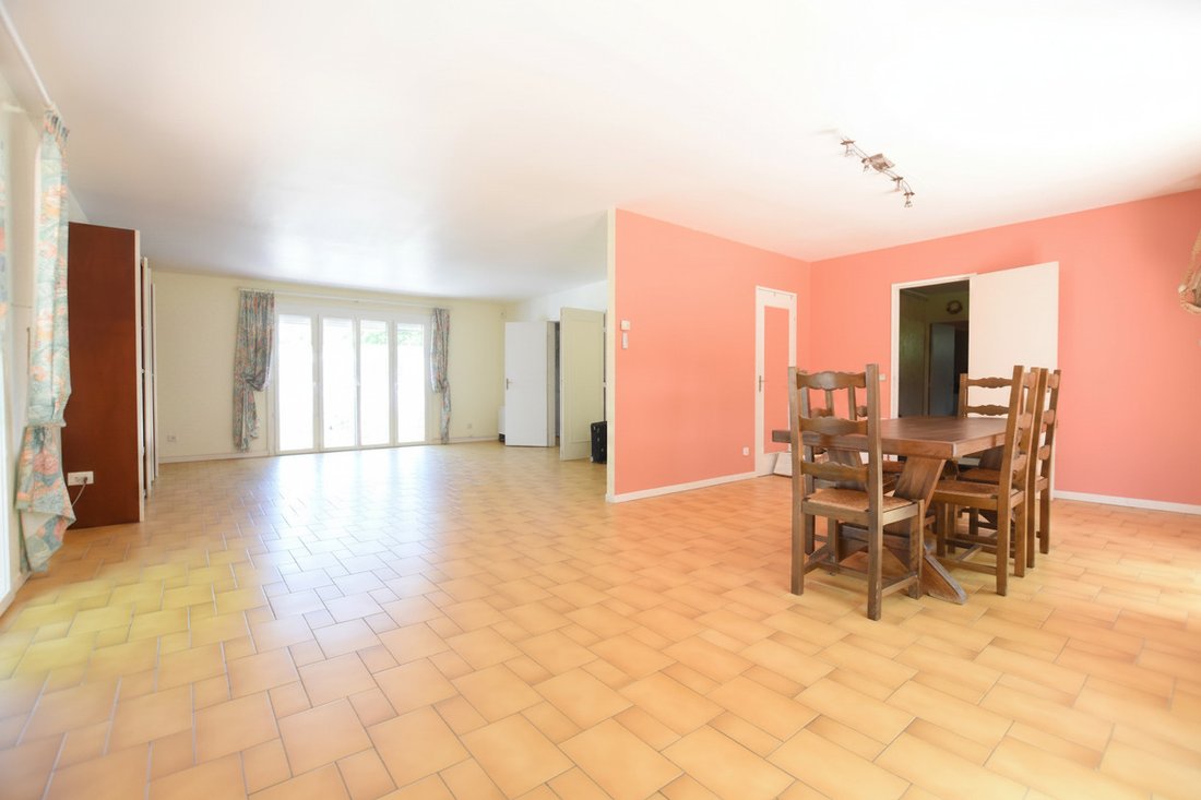 House in Les Essarts-le-Roi, Ile-de-France, France 4 - 18013565