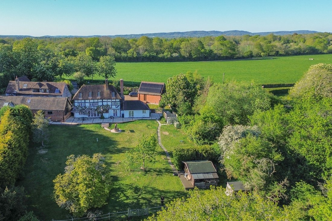 House in Rudgwick, England 4 - 16940649