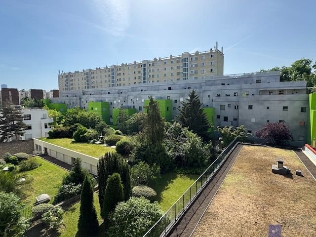 Apartment in Clignancourt-Jules Joffrin, Paris 18e Arrondissement, Paris 4 - 17885053