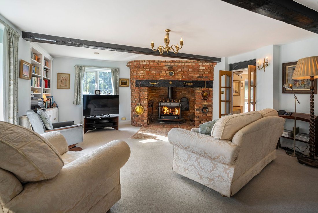 House in Winkfield, England 4 - 18012715