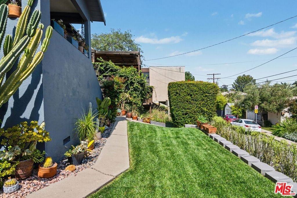 Los Angeles, California, United States 3 - 18012988