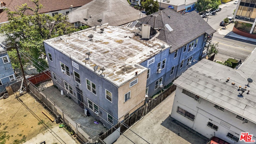 Los Angeles, California, United States 3 - 18012982