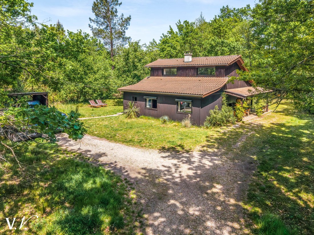 Villa in Ares, Nouvelle-Aquitaine, France 2 - 17762604