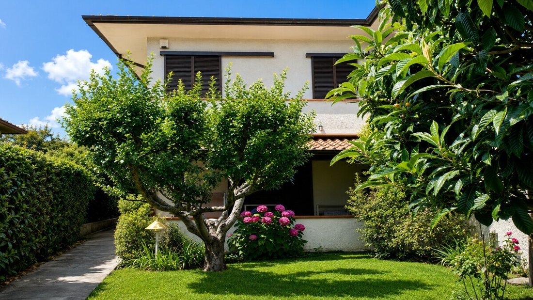 Villa in Pietrasanta, Tuscany, Italy 1 - 15828963