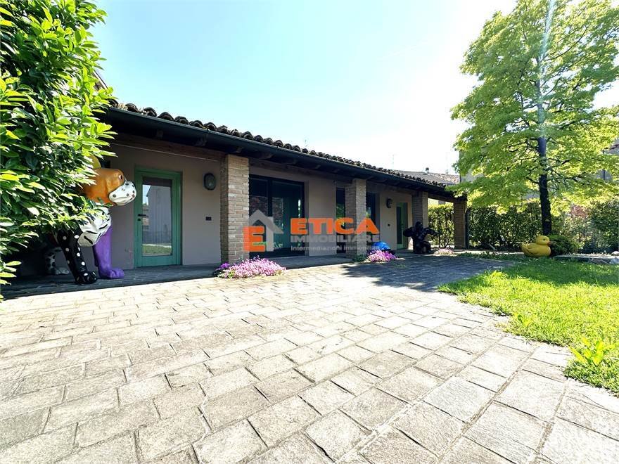 Villa in Center, Treviglio, Lombardy 2 - 18012732