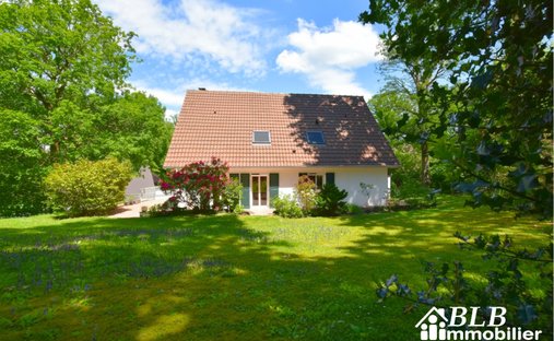 House in Les Essarts-le-Roi, Ile-de-France, France 1