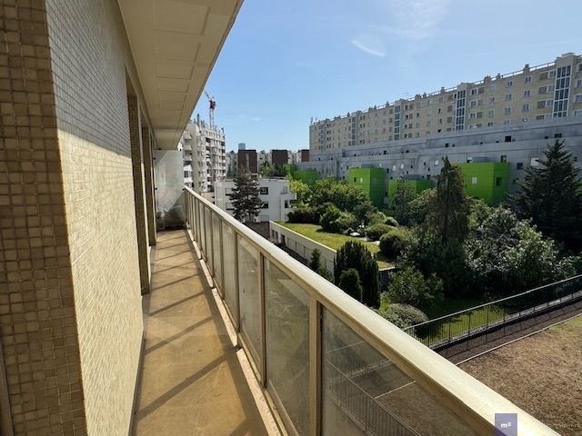 Apartment in Clignancourt-Jules Joffrin, Paris 18e Arrondissement, Paris 2 - 17885053