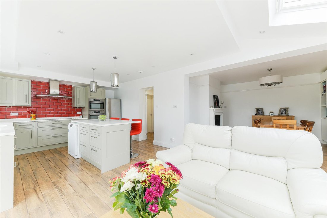 House in Nork, Reigate and Banstead, England 4 - 18012682