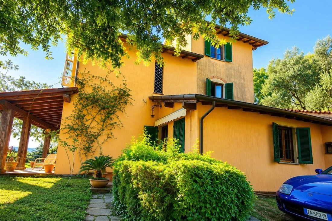 Villa in Pietrasanta, Tuscany, Italy 3 - 18012778