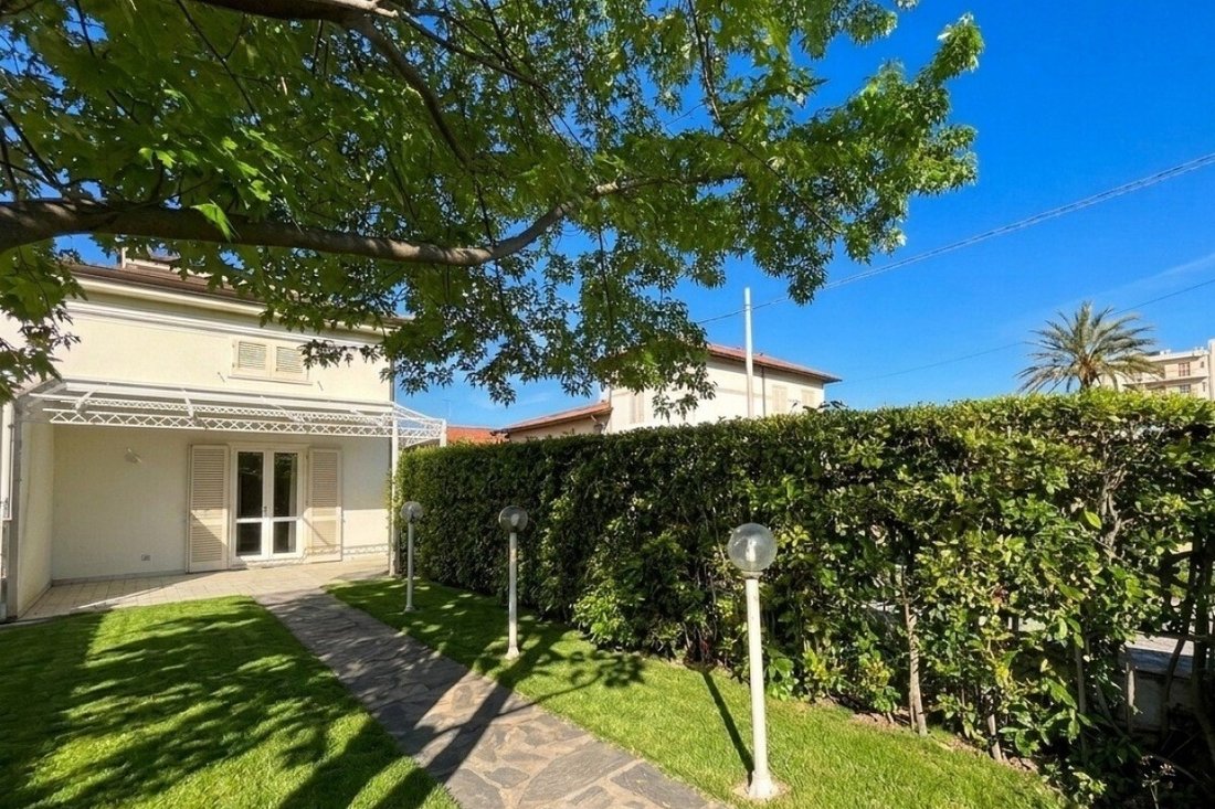 Villa in Pietrasanta, Tuscany, Italy 4 - 15829651