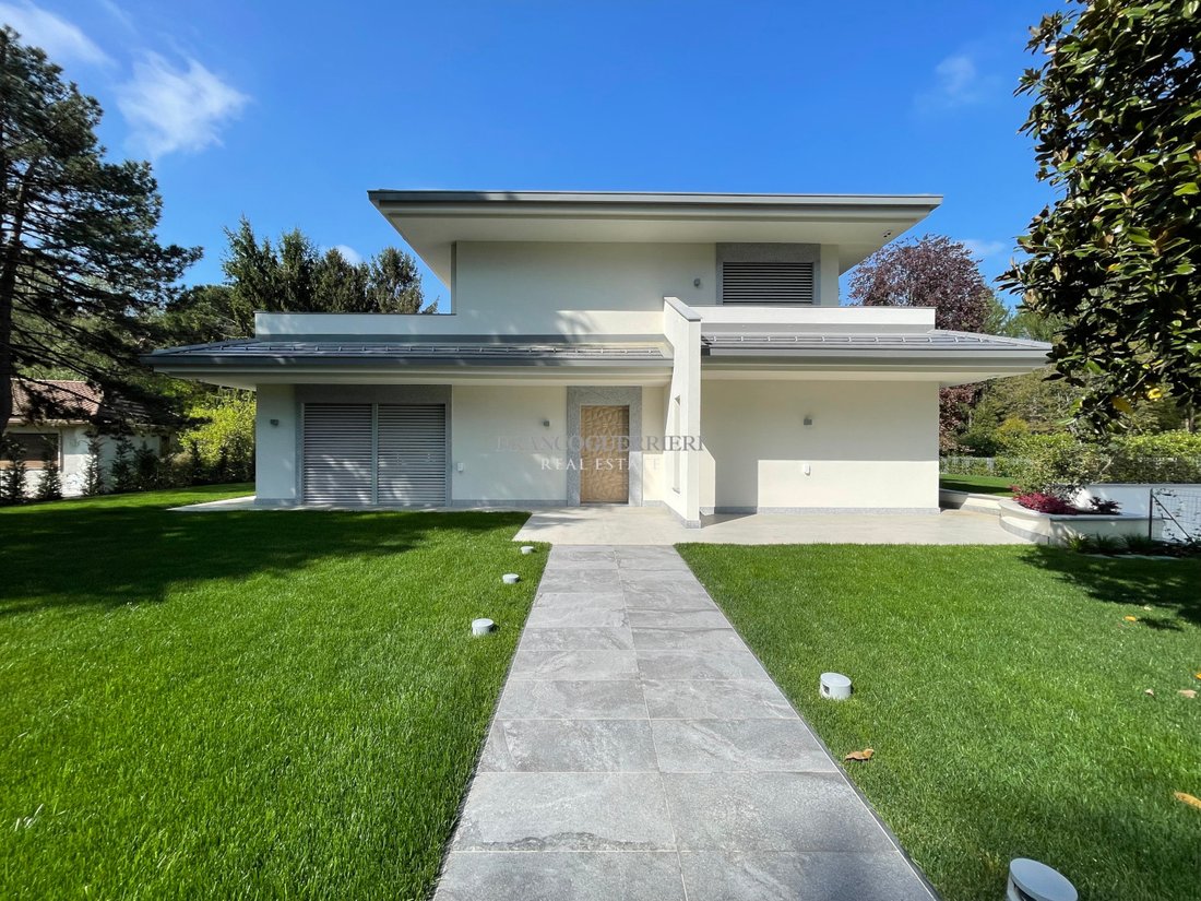 Villa in Casatenovo, Lombardy, Italy 4 - 18012933