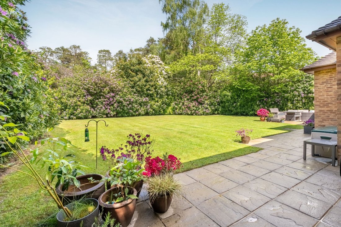 House in Sunninghill, England 2 - 18012691