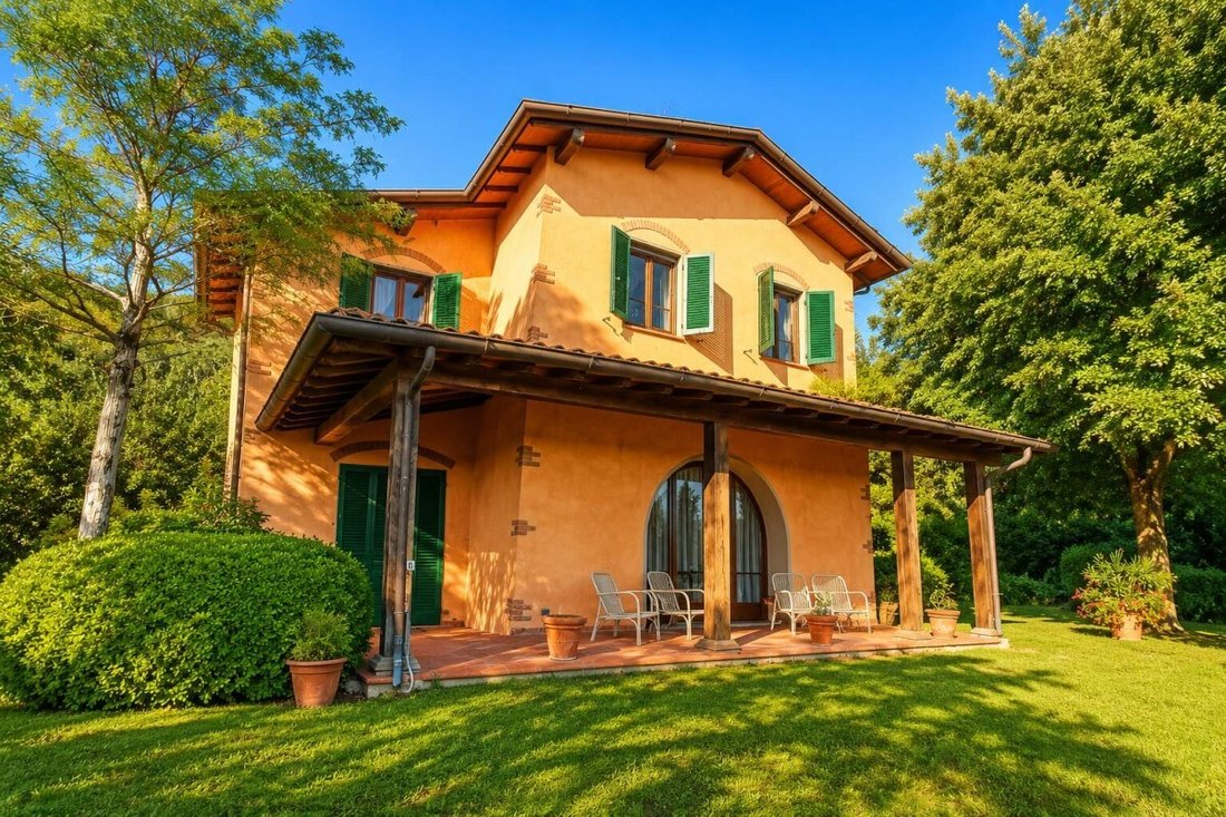 Villa in Pietrasanta, Tuscany, Italy 2 - 18012778