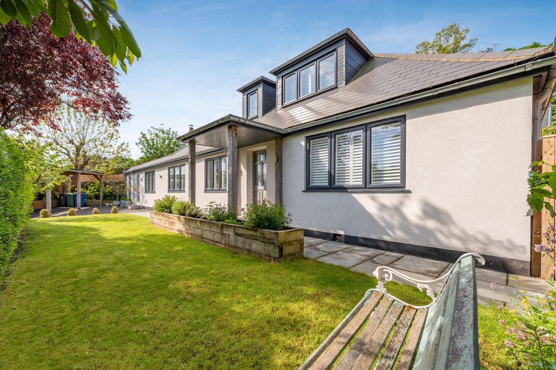 House in Sunninghill, England 1 - 18012720