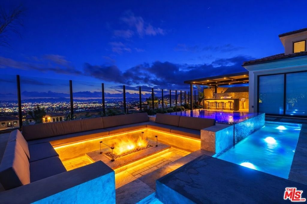House in Los Angeles, California, United States 3 - 18013015