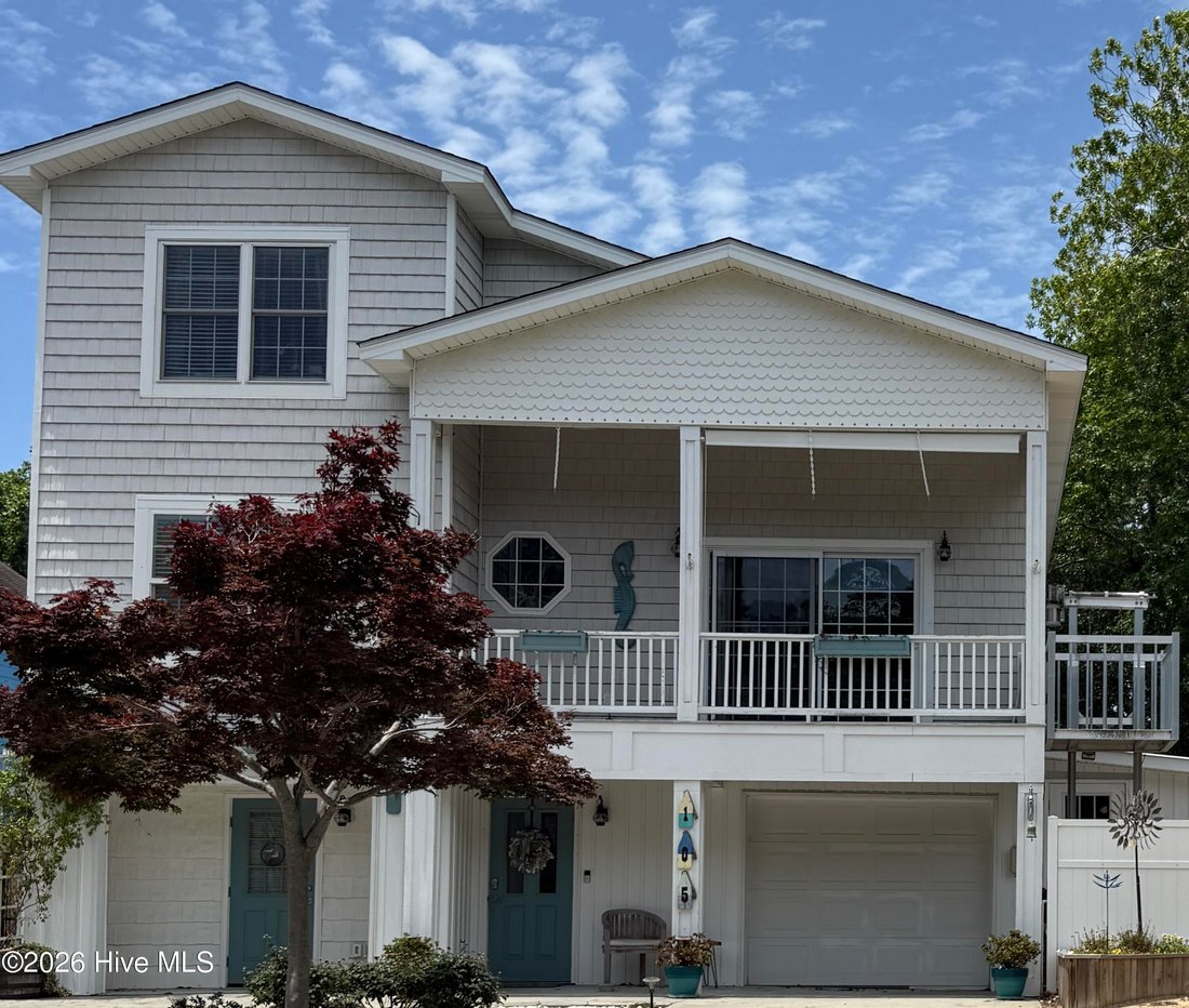 House in Oak Island, North Carolina, United States 2 - 16856257