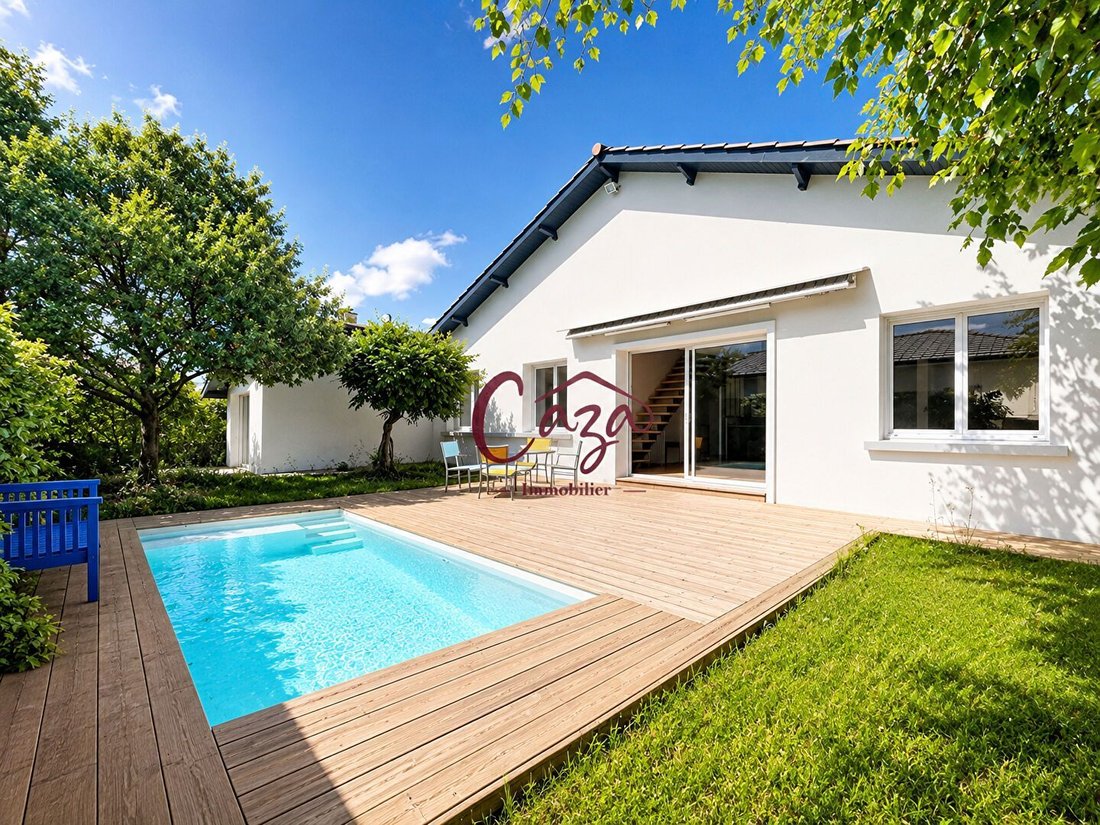 House in Carignan-de-Bordeaux, Nouvelle-Aquitaine, France 1 - 18013694
