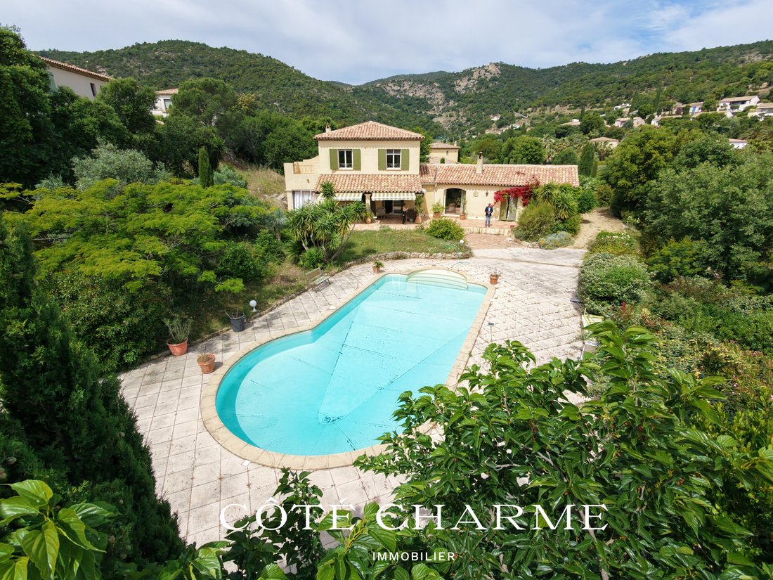 House in Le Plan-de-la-Tour, Provence-Alpes-Côte d'Azur, France 1 - 18013625
