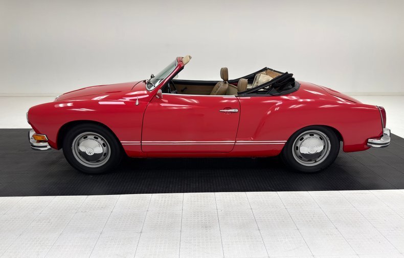 Cabriolet in Morgantown, United States 4 - 18013484