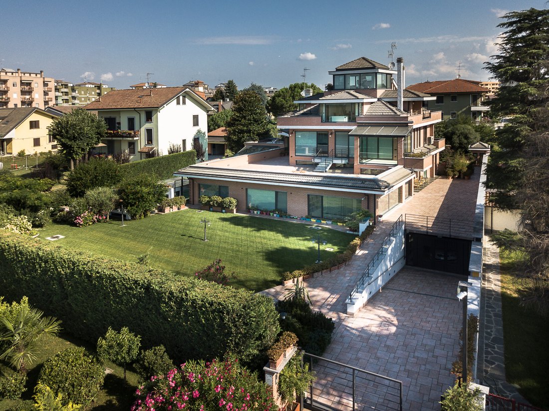 Villa in Pantigliate, Lombardy, Italy 4 - 18014272