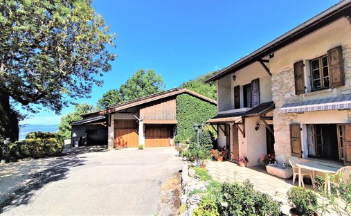 House in Vinay, Auvergne-Rhône-Alpes, France 1